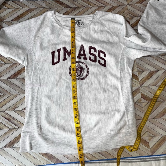 Champion UMASS Reverse Weave‎ Crew Neck Heavyweight Sweatshirt Large Gray Cotton - Picture 9 of 13